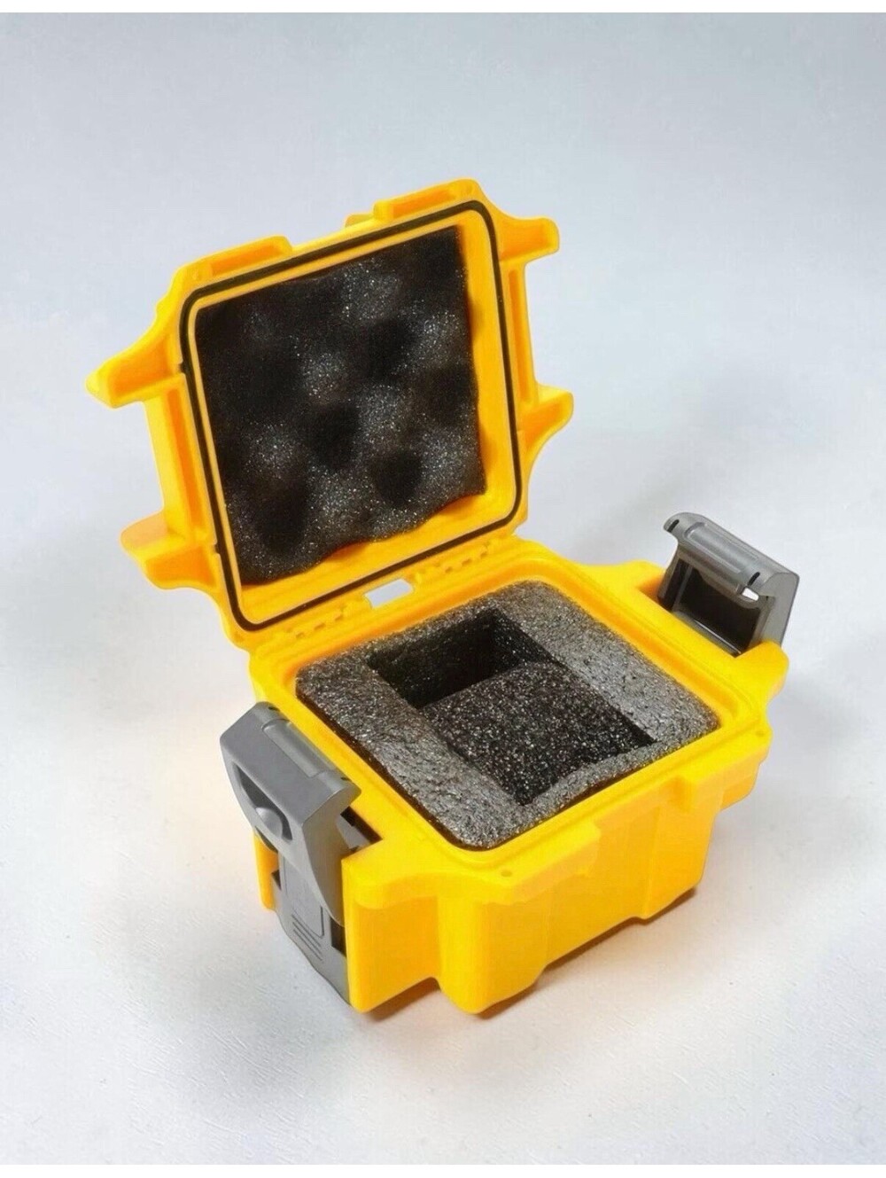 Invicta 1-Slot Dive Impact Watch Case, Yellow (DC1YEL) - Storage Box ONLY $49